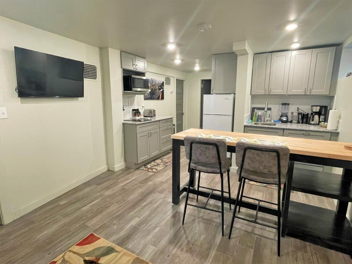 4th Avenue Apartment *